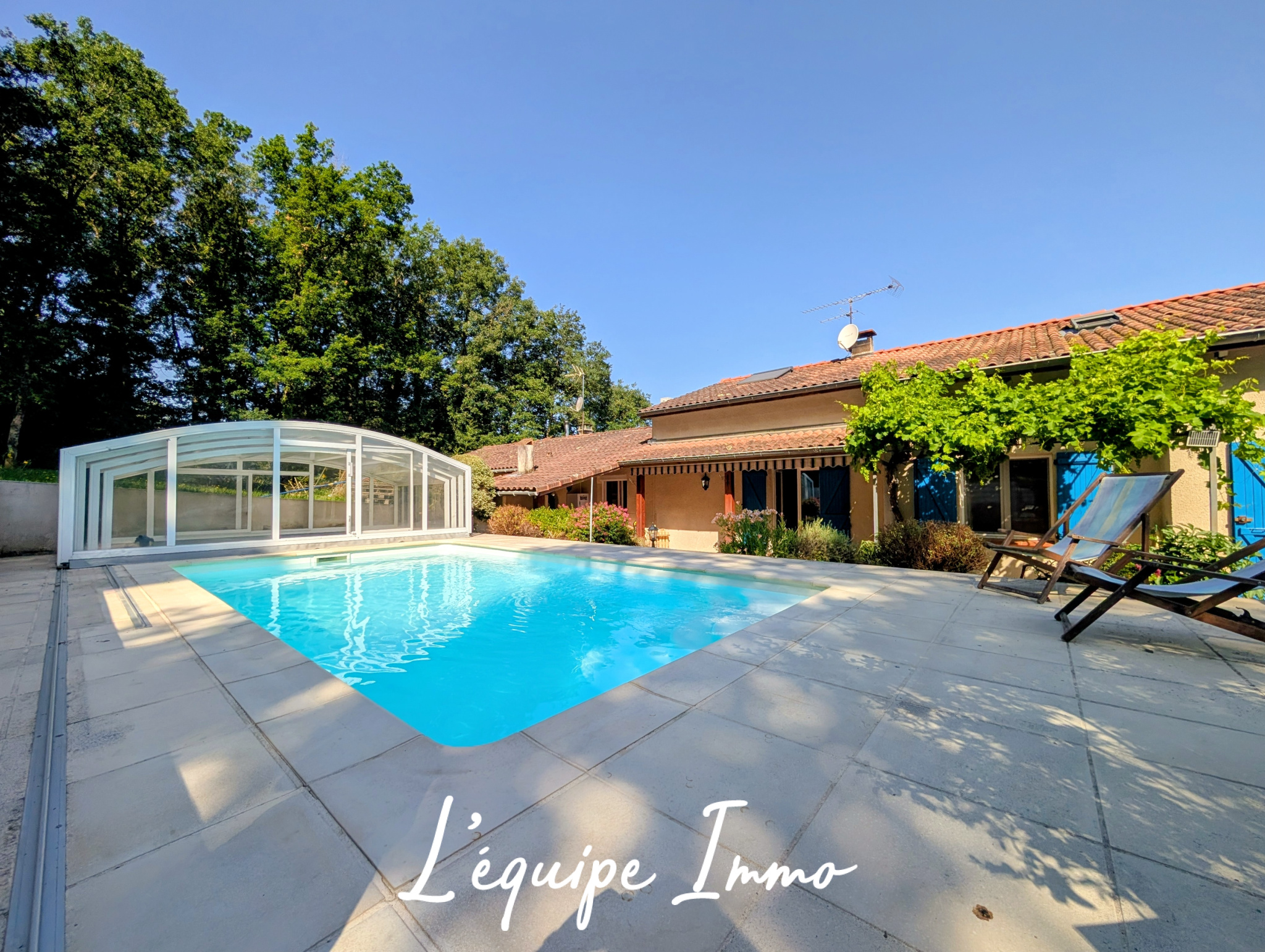 Grande Maison familiale avec piscine et garages sur 4300 m2