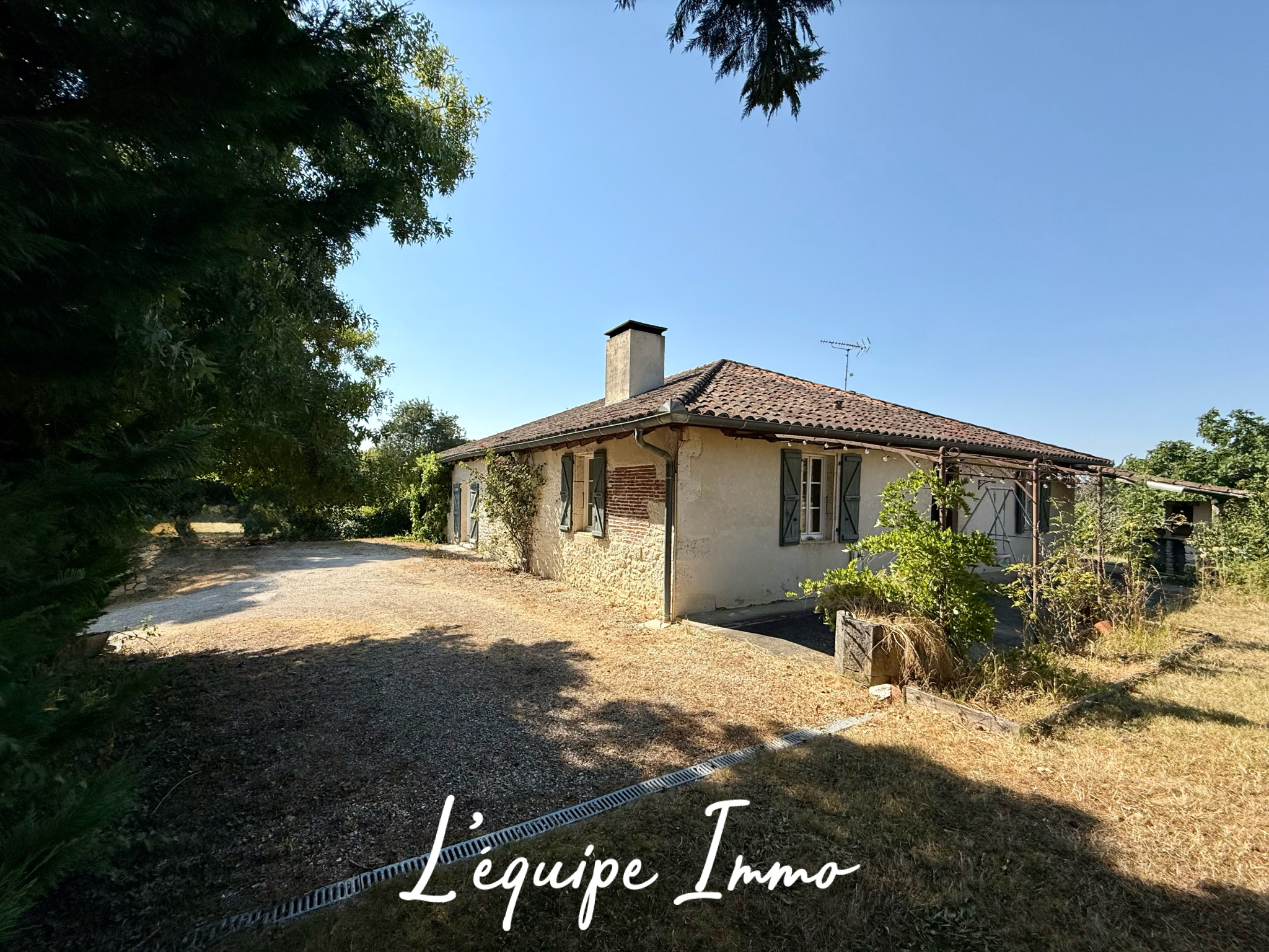 Ferme à rafraîchir offrant plus de 205m2 habitables sur 2000