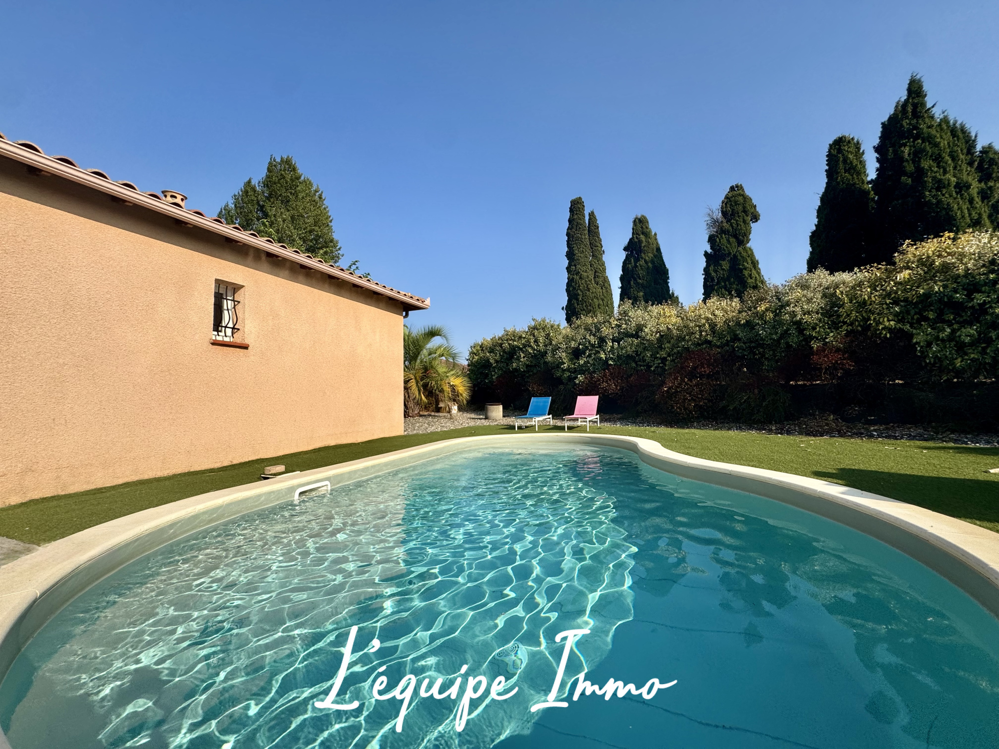 Villa T5 de plain-pied avec piscine et jardin de 1760 m2