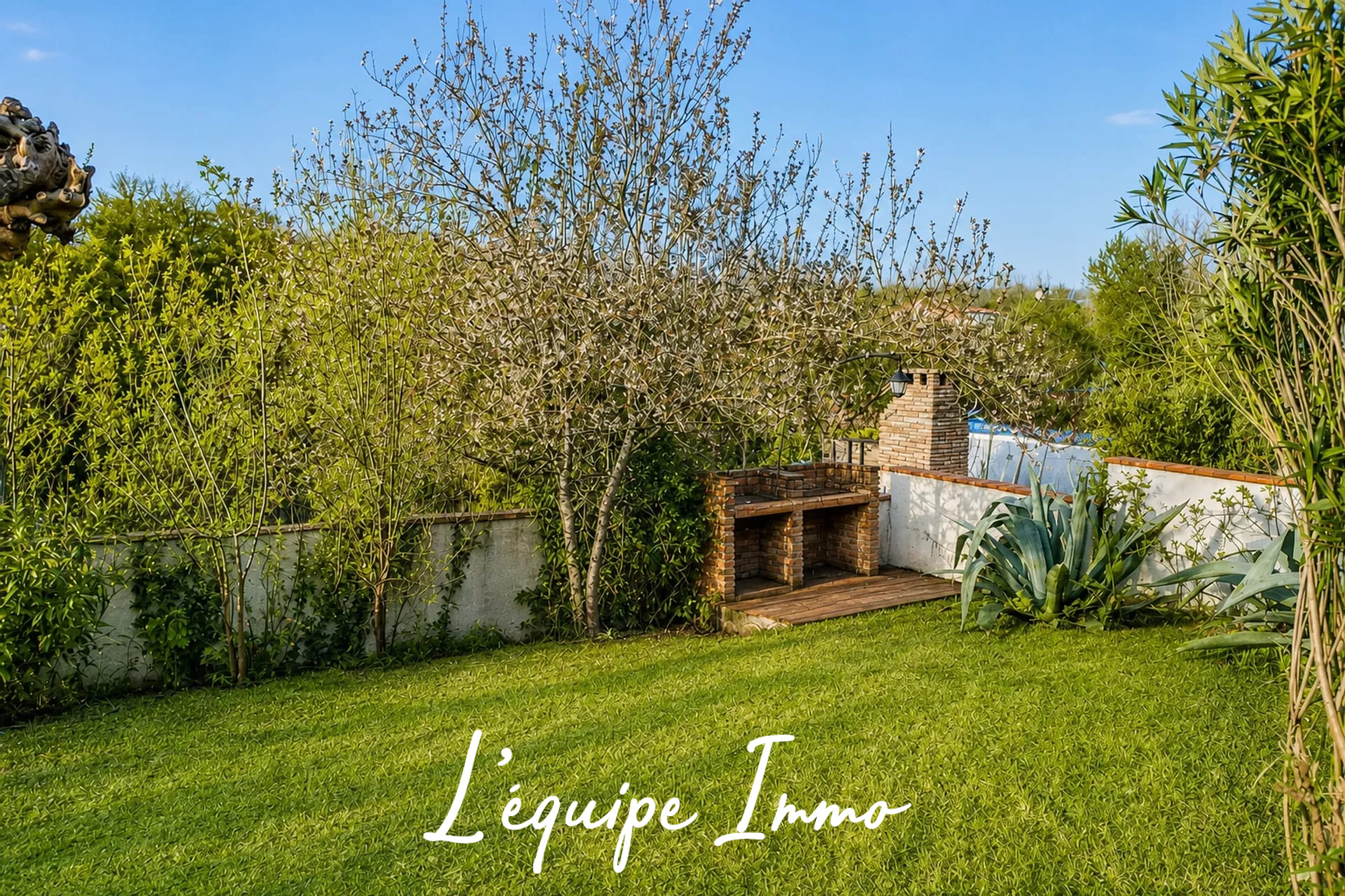 Maison indépendante 195m2 T5 avec jardin - CENTRE VILLE SAMA