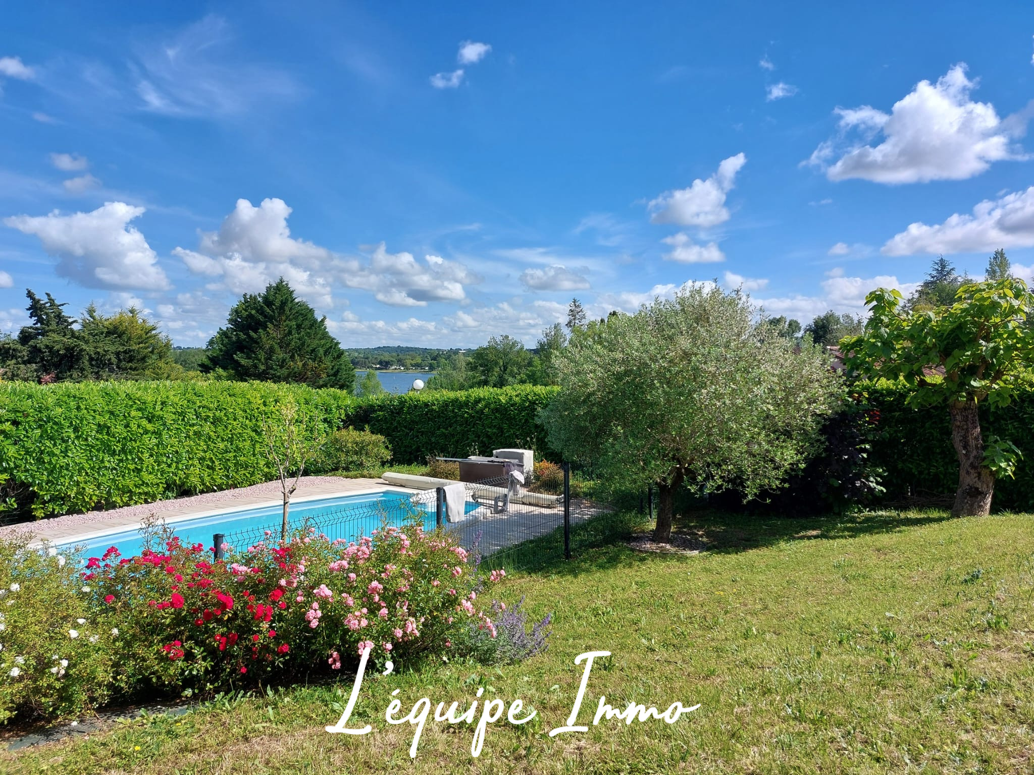 Villa T6 125m2 avec piscine et vue lac sur 932m2 de terrain